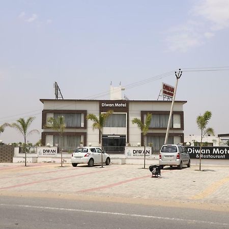 Diwan Hotel And Restaurant Surkhi Exterior foto